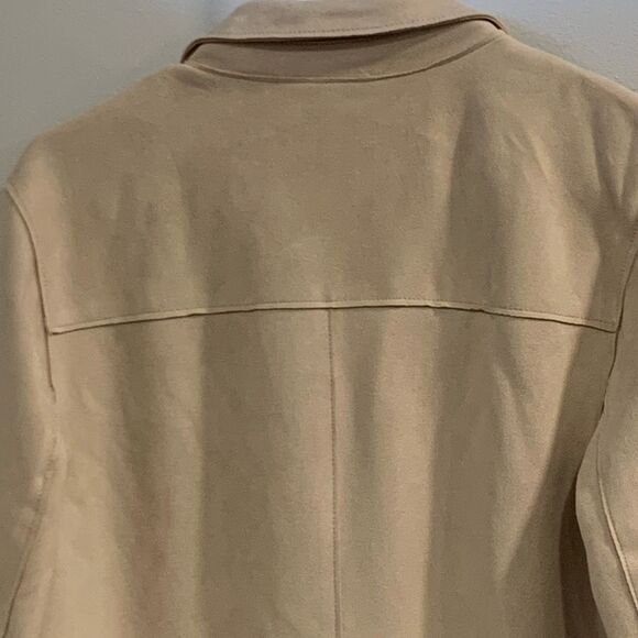 Tahari Cream Trench Faux Suede Coat with Classic Lapels and Mid-Length Design - Picture 4 of 12